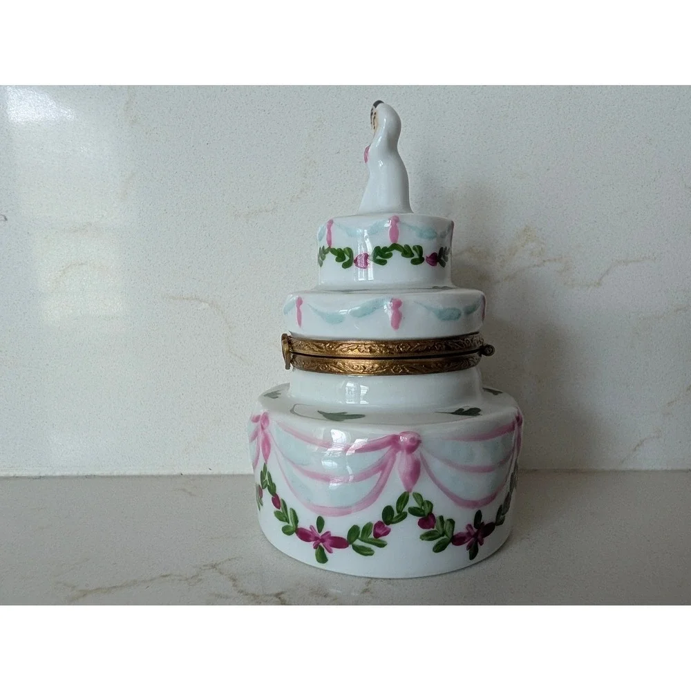 Eximious Limoges France Wedding Cake Trinket Box Peint Main Hand Painted 3 Tier